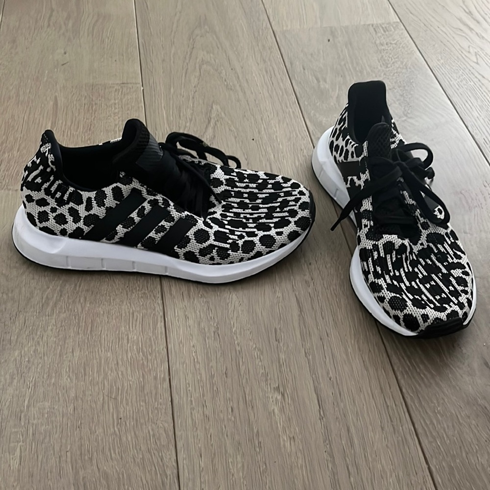 Addidas shoes leopard